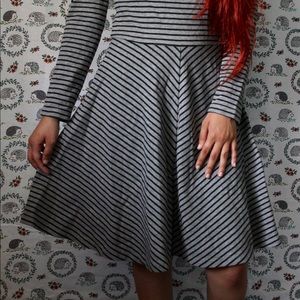GAP gray and black long sleeve dress